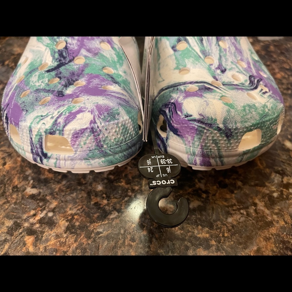 Crocs out of this world - Picture 2 of 8